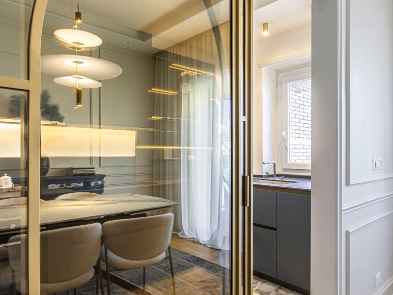 Il blu, la luce e un’idea di casa.